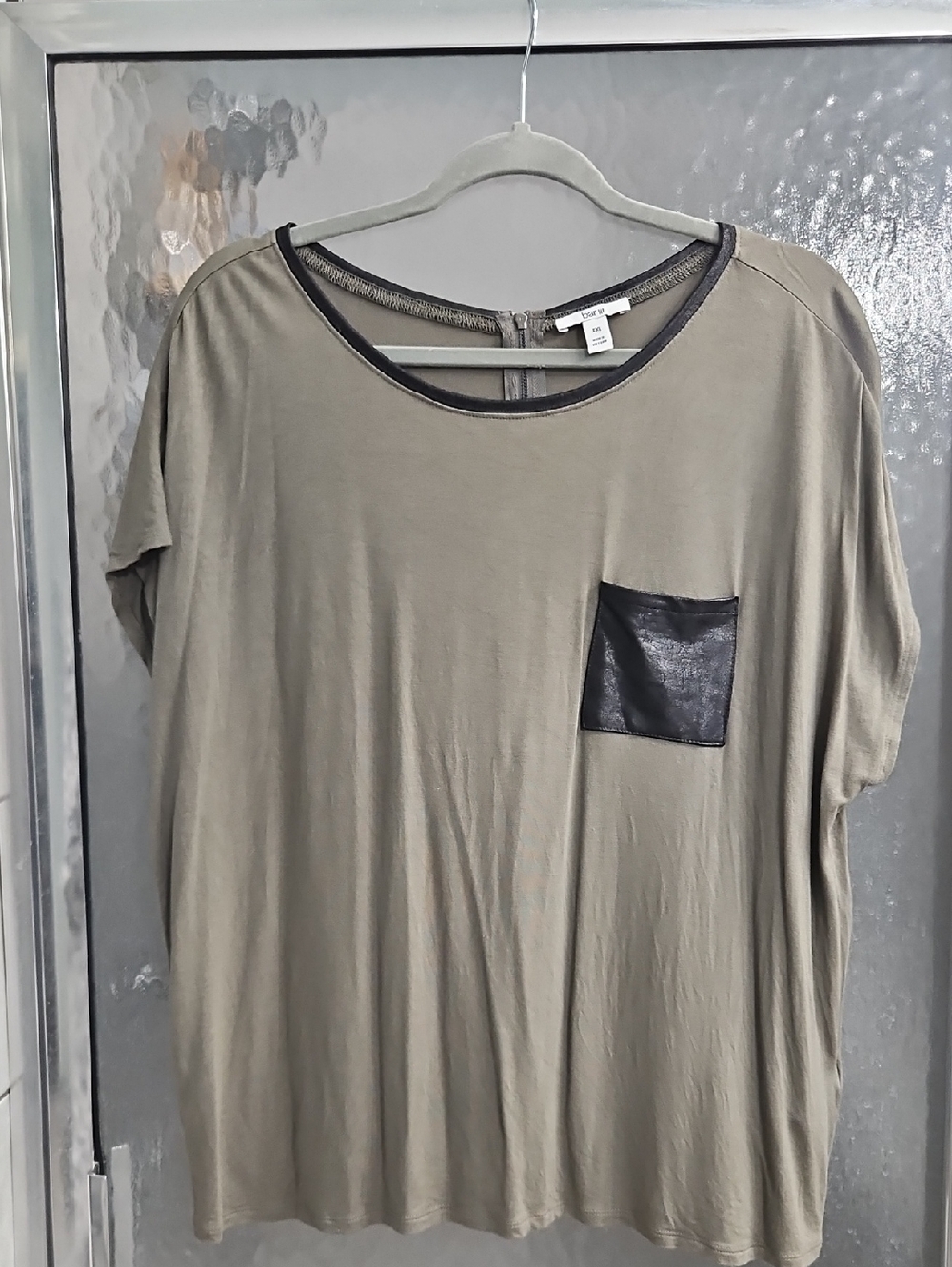 Bar III Olive Short Sleeve Tee with Black Pocket